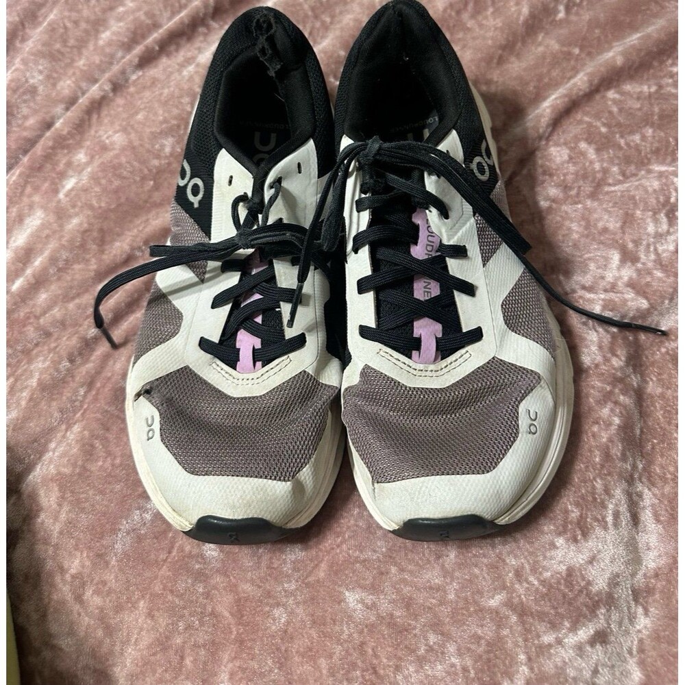 ON women’s Running Shoes